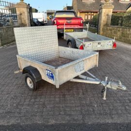 SINGLE AXLE TRAILER WITH REAR RAMP DOOR