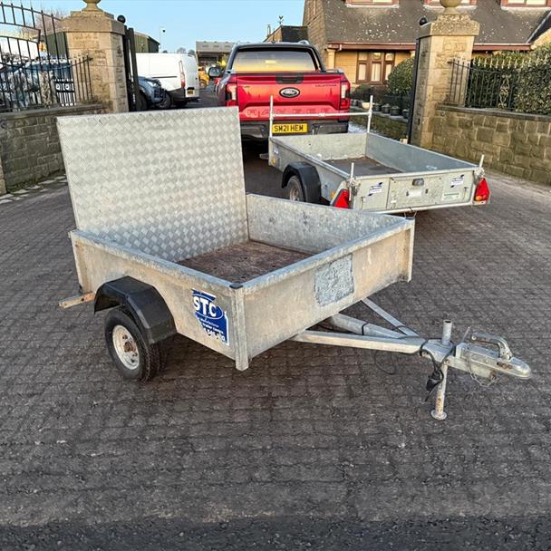 SINGLE AXLE TRAILER WITH REAR RAMP DOOR