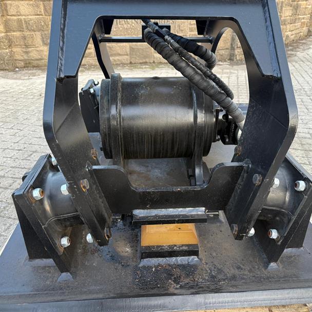 2025 excavator for sale in Pilsley, Chesterfield — photo 4