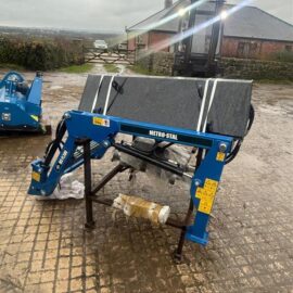 UNUSED METRO-STAL FL300 FRONT LOADER AND BUCKET