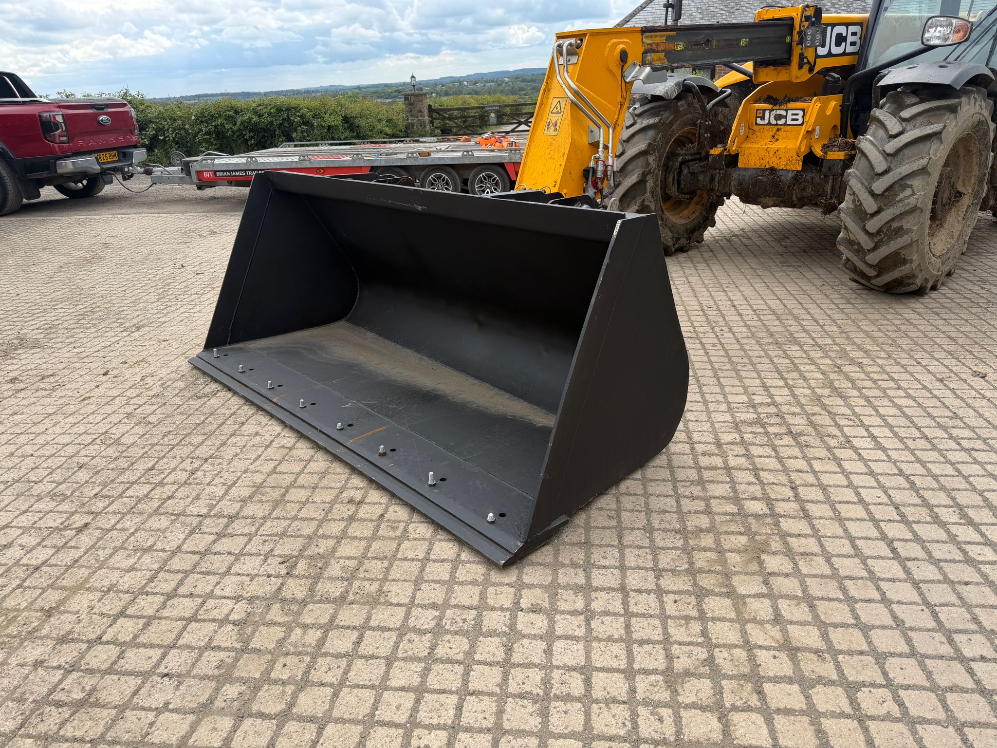 NEW/UNUSED 90” JCB TELEHANDLER BUCKET