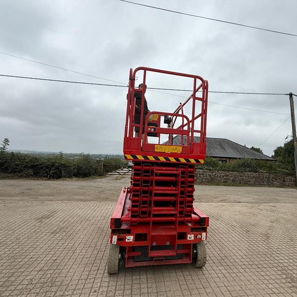 2022 scissor lift for sale in Pilsley, Chesterfield — photo 2