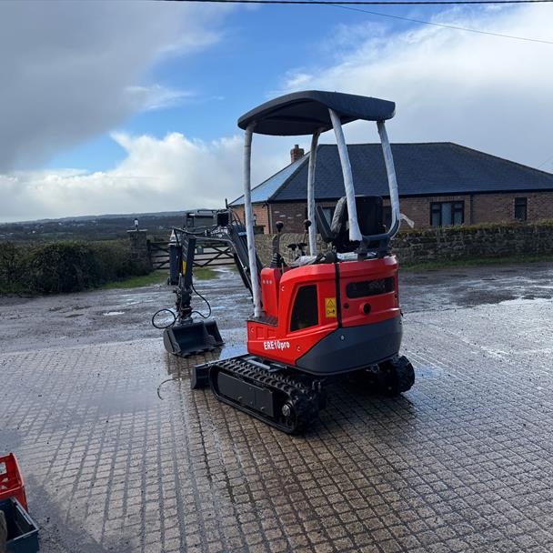 NEW/UNUSED EVERUN ERE10 PRO MINI EXCAVATOR BUNDLE - VERY HIGH SPEC excavator for sale in Pilsley, Chesterfield — photo 5