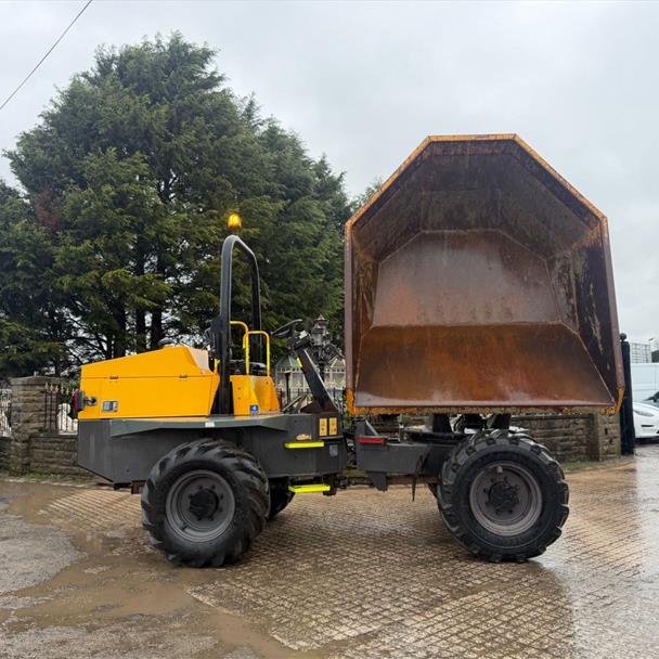 2018 dumper for sale in Pilsley, Chesterfield — photo 5