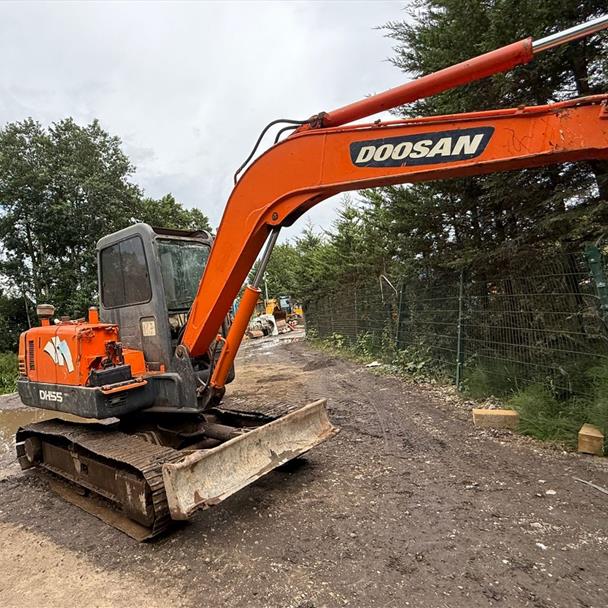 Doosan excavator for sale in Pilsley, Chesterfield — photo 3
