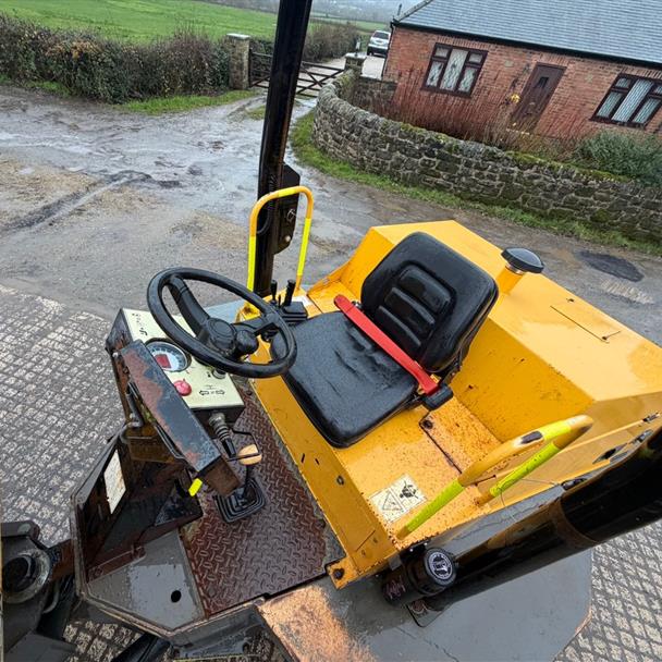 2018 dumper for sale in Pilsley, Chesterfield — photo 4