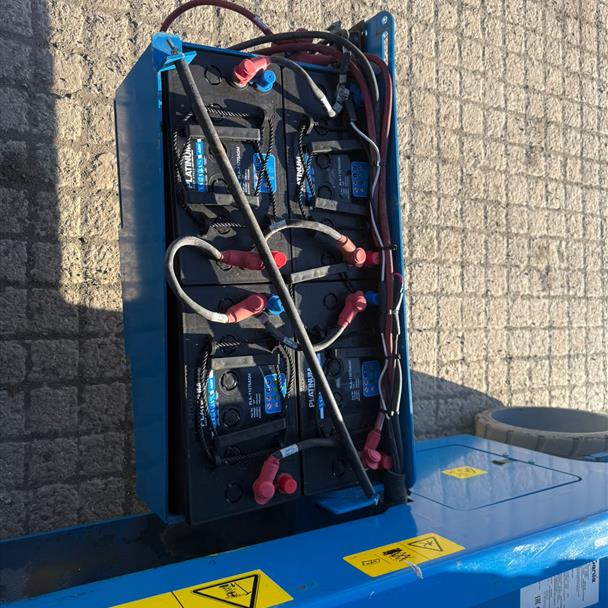 2020 Genie scissor lift for sale in Pilsley, Chesterfield — photo 4