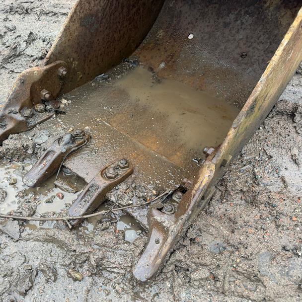 24” DIGGING BUCKET - KLAC HITCH excavator for sale in Pilsley, Chesterfield — photo 3