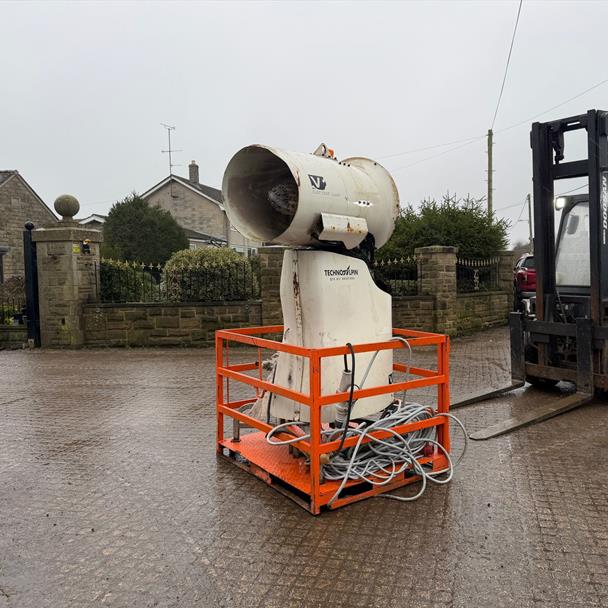 2011 attachment for sale in Pilsley, Chesterfield — photo 2