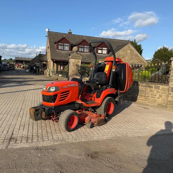 2013 Kubota BX2350 23HP 4WD Compact Tractor With Underslung Deck And Rear High Tip Collector