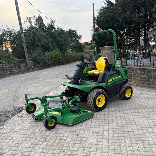 2017 John Deere tractor for sale in Pilsley, Chesterfield — photo 3