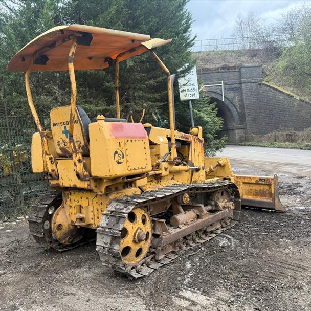 Mitsubishi attachment for sale in Pilsley, Chesterfield — photo 5