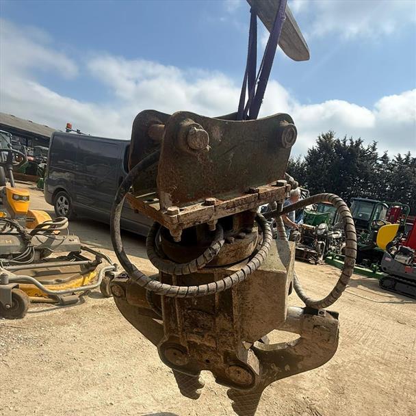 Soosan Hydraulic Rotating Concrete Muncher Pulveriser excavator for sale in Pilsley, Chesterfield — photo 3