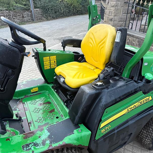 2017 John Deere tractor for sale in Pilsley, Chesterfield — photo 5