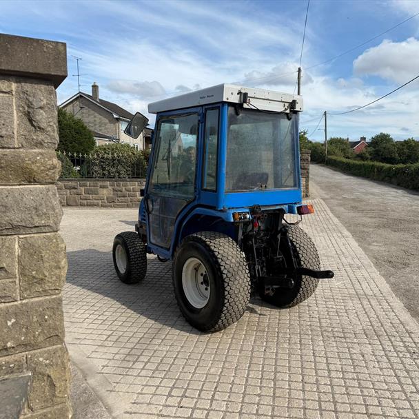 Iseki TF321F 21HP 4WD Compact Tractor tractor for sale in Pilsley, Chesterfield — photo 4