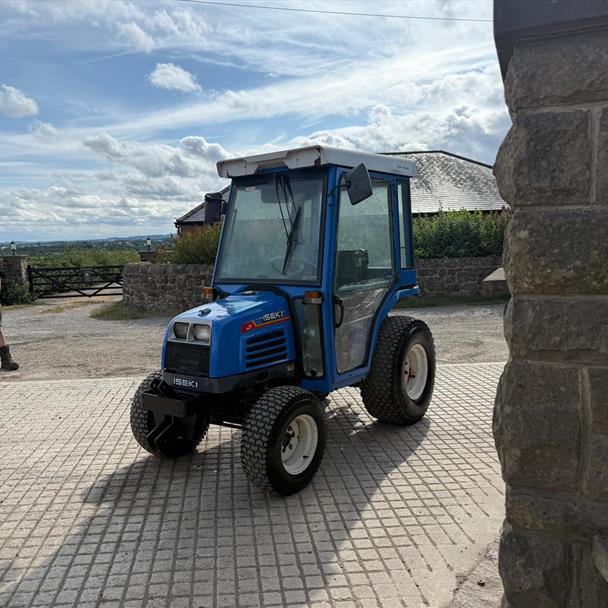 Iseki TF321F 21HP 4WD Compact Tractor tractor for sale in Pilsley, Chesterfield — photo 5