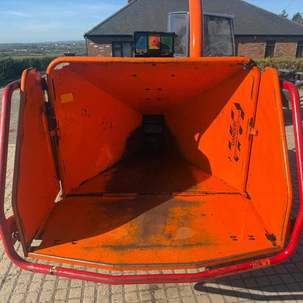 2013 TIMBERWOLF TW190-TDHB 7.5” DIESEL SINGLE AXLE WOOD CHIPPER #1