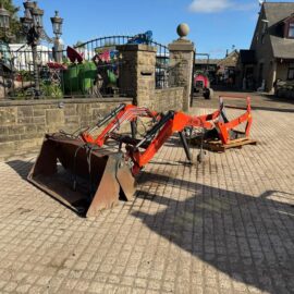 LEWIS 2510 COMPACT TRACTOR FRONT LOADER