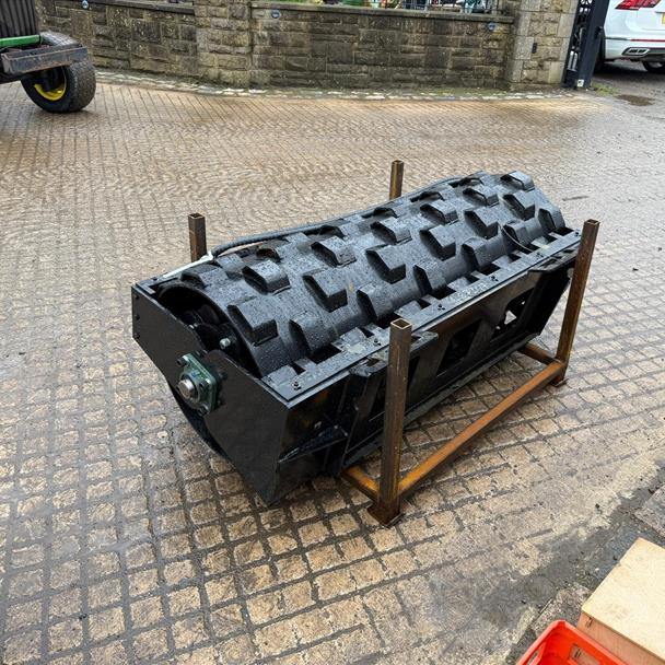 NEW/UNUSED 2025 GIYI GY-CW59 59” COMPACTOR ROLLER SKIDSTEER WHEEL loader for sale in Pilsley, Chesterfield — photo 5