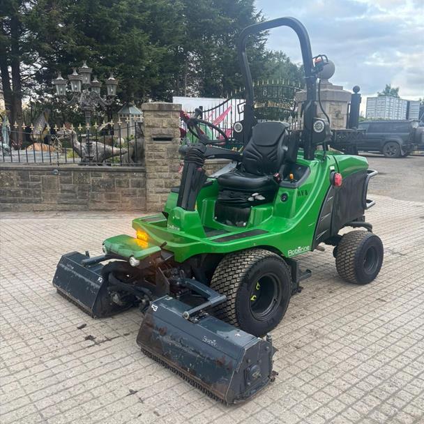 2018 John Deere mower for sale in Pilsley, Chesterfield — photo 3