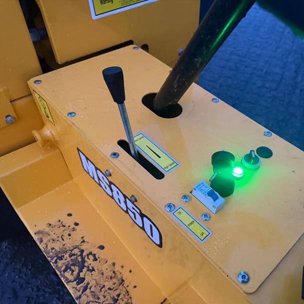NEW/UNUSED MMS MS-850 TWIN DRUM RIDE ON CRICKET PITCH ROLLER mower for sale in Pilsley, Chesterfield — photo 3