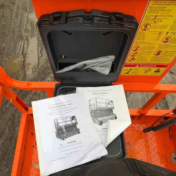 2018 scissor lift for sale in Pilsley, Chesterfield — photo 5