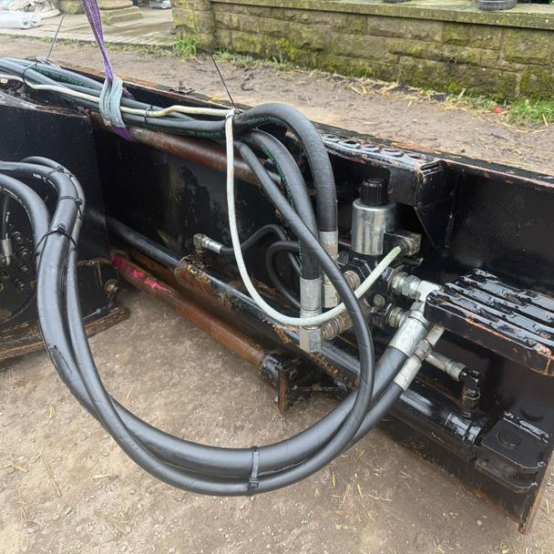 Bobcat loader for sale in Pilsley, Chesterfield — photo 3