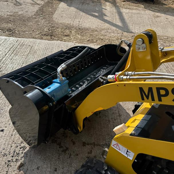 2025 loader for sale in Pilsley, Chesterfield — photo 4