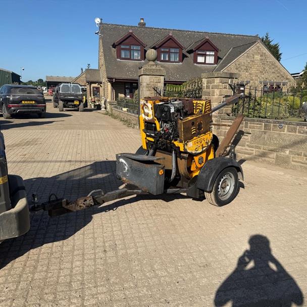 2017 TEREX MBR71 F/R PEDESTRIAN ROLLER WITH TEREX SINGLE AXLE TRAILER
