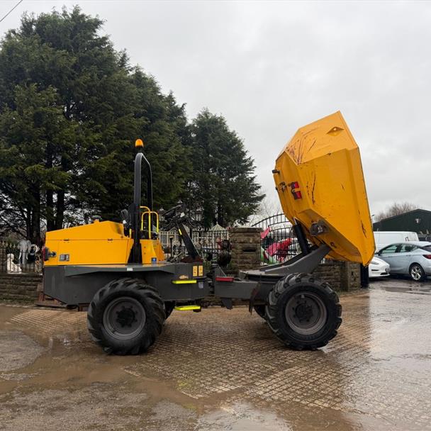 2018 dumper for sale in Pilsley, Chesterfield — photo 2