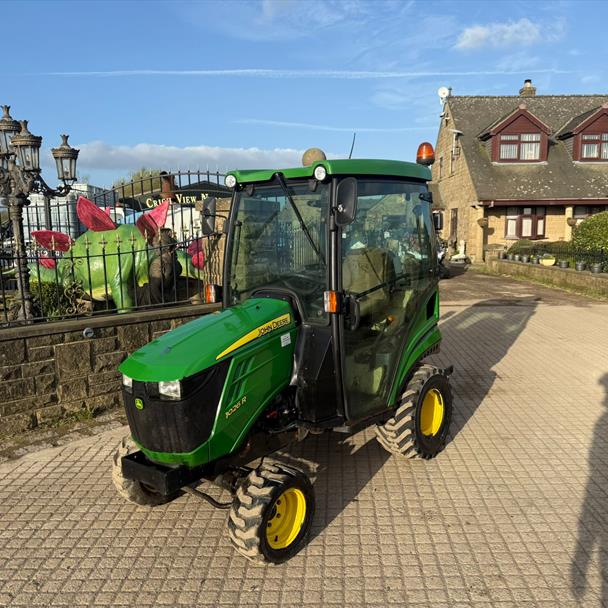 66 REG. JOHN DEERE 1026R 25HP 4WD COMPACT TRACTOR