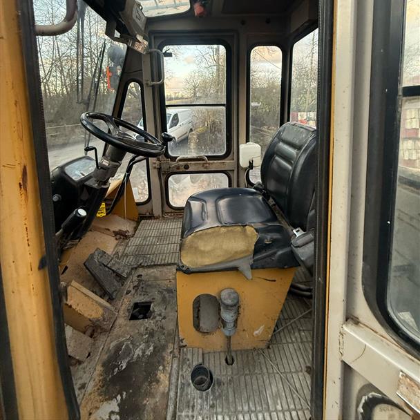 Caterpillar forklift for sale in Pilsley, Chesterfield — photo 4