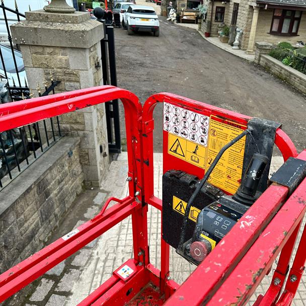 2019 scissor lift for sale in Pilsley, Chesterfield — photo 3