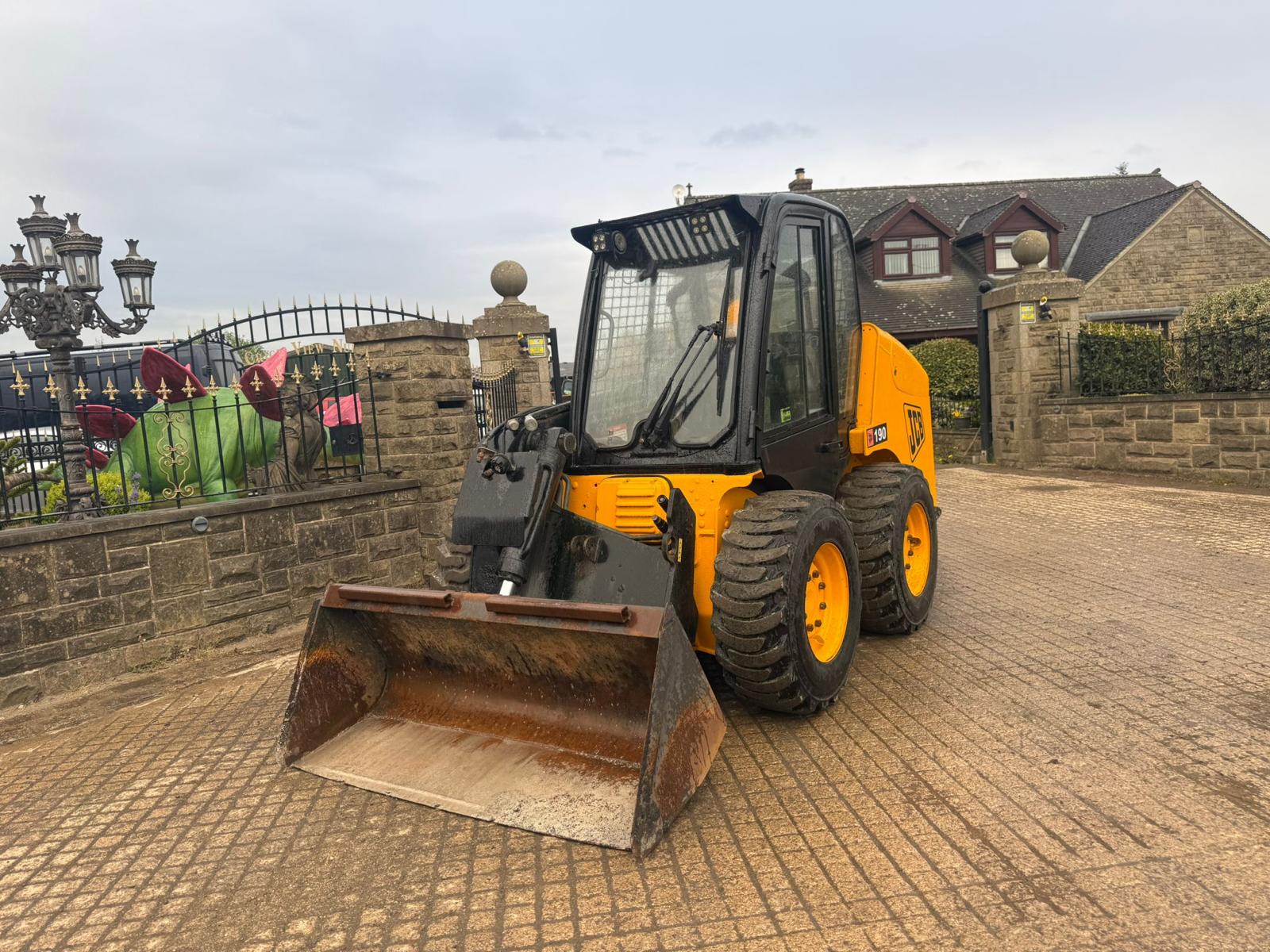 JCB ROBOT 190 WHEELED SKIDSTEER LOADER