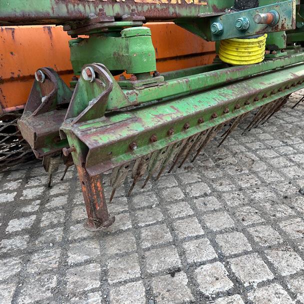 Amazone seed drill for sale in Pilsley, Chesterfield — photo 4