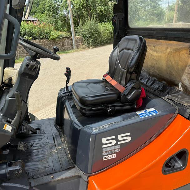 2017 Doosan forklift for sale in Pilsley, Chesterfield — photo 4