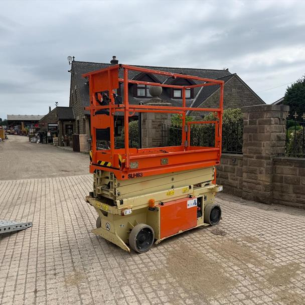 2017 JLG 6RS Electric Scissor Lift (MEWP)