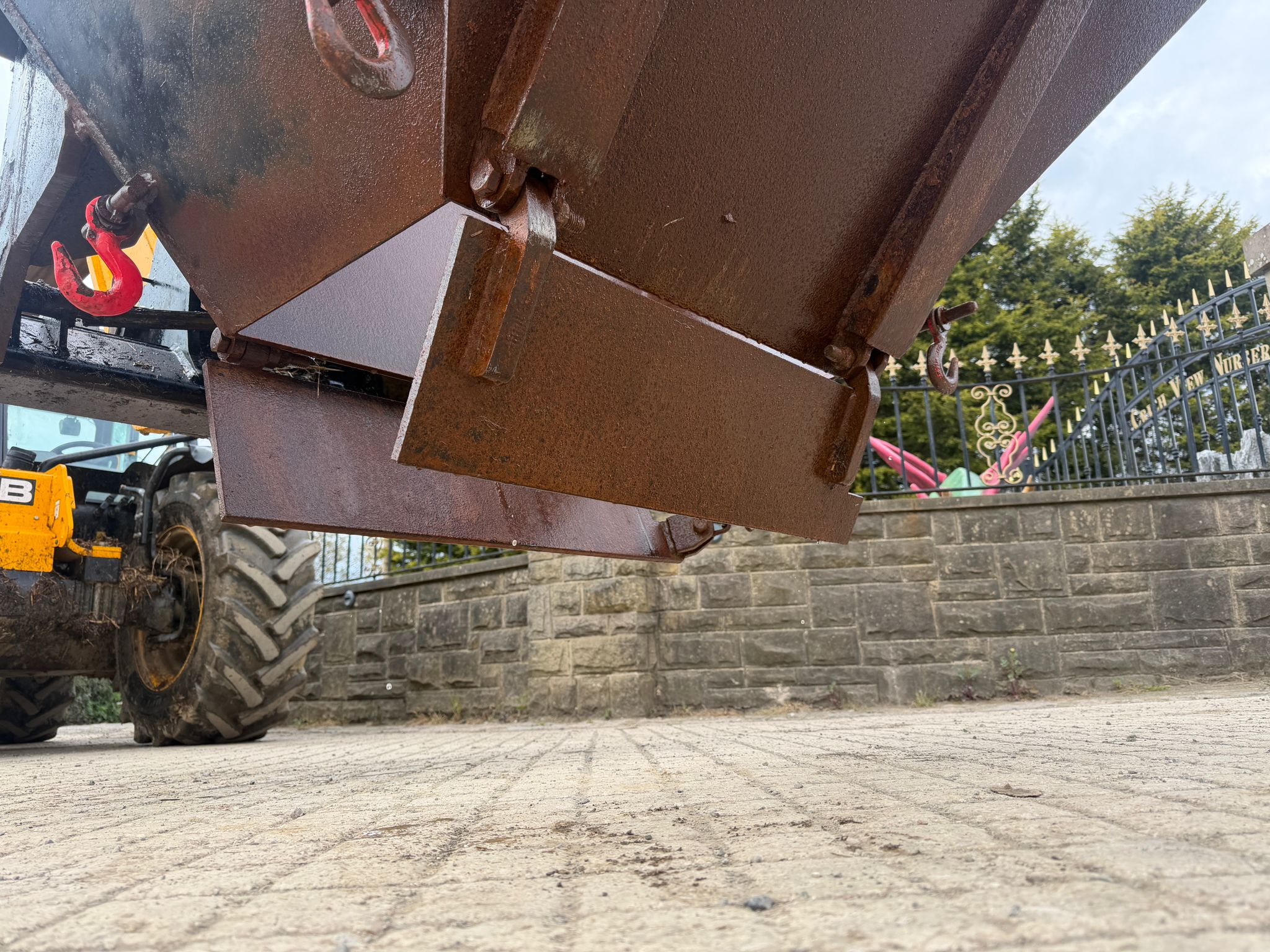SCOTT HYDRAULIC TELEHANDLER BAGGING BUCKET telehandler for sale in Pilsley, Chesterfield — photo 6