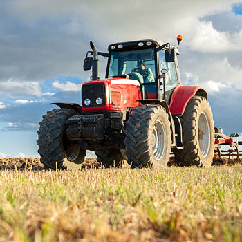 Compact Tractors / Tractors
