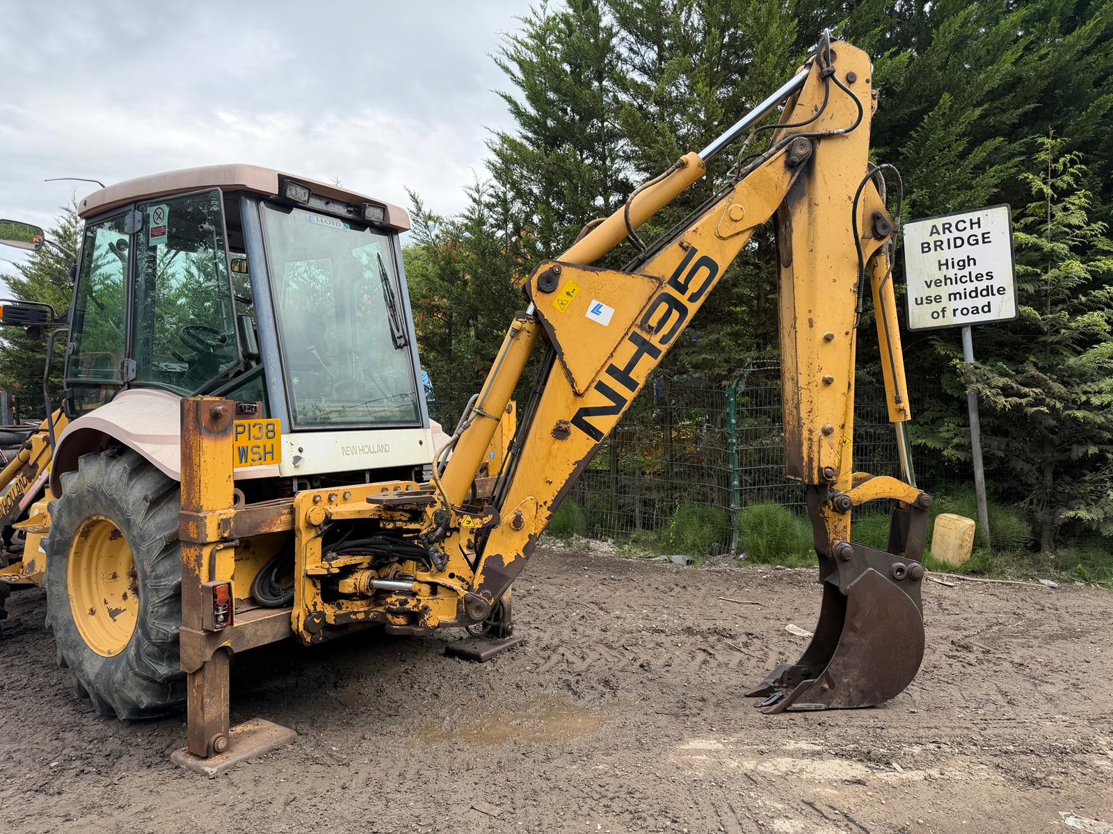 New Holland loader for sale in Pilsley, Chesterfield — photo 7