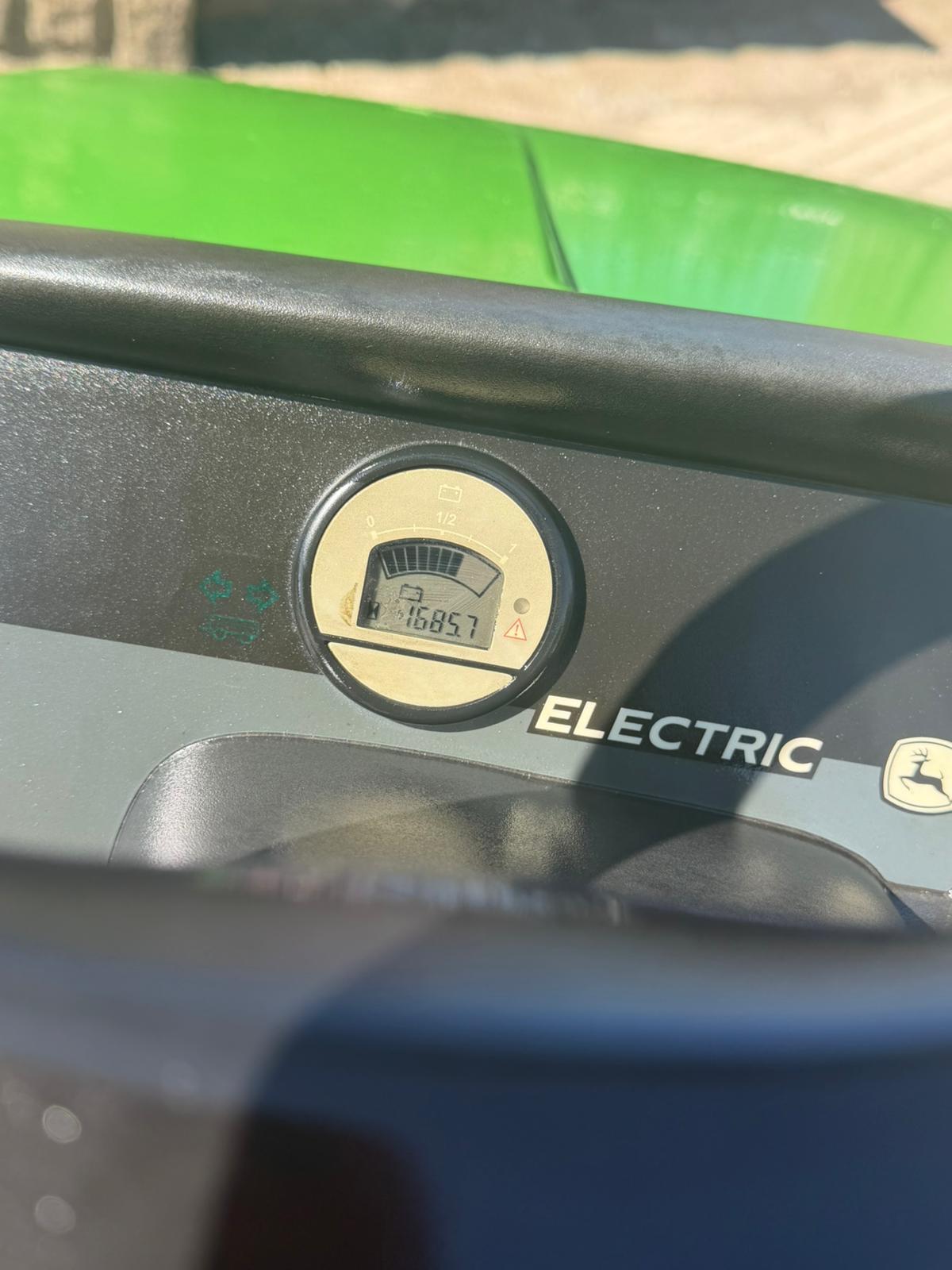2017 John Deere utility vehicles & gator for sale in Pilsley, Chesterfield — photo 2