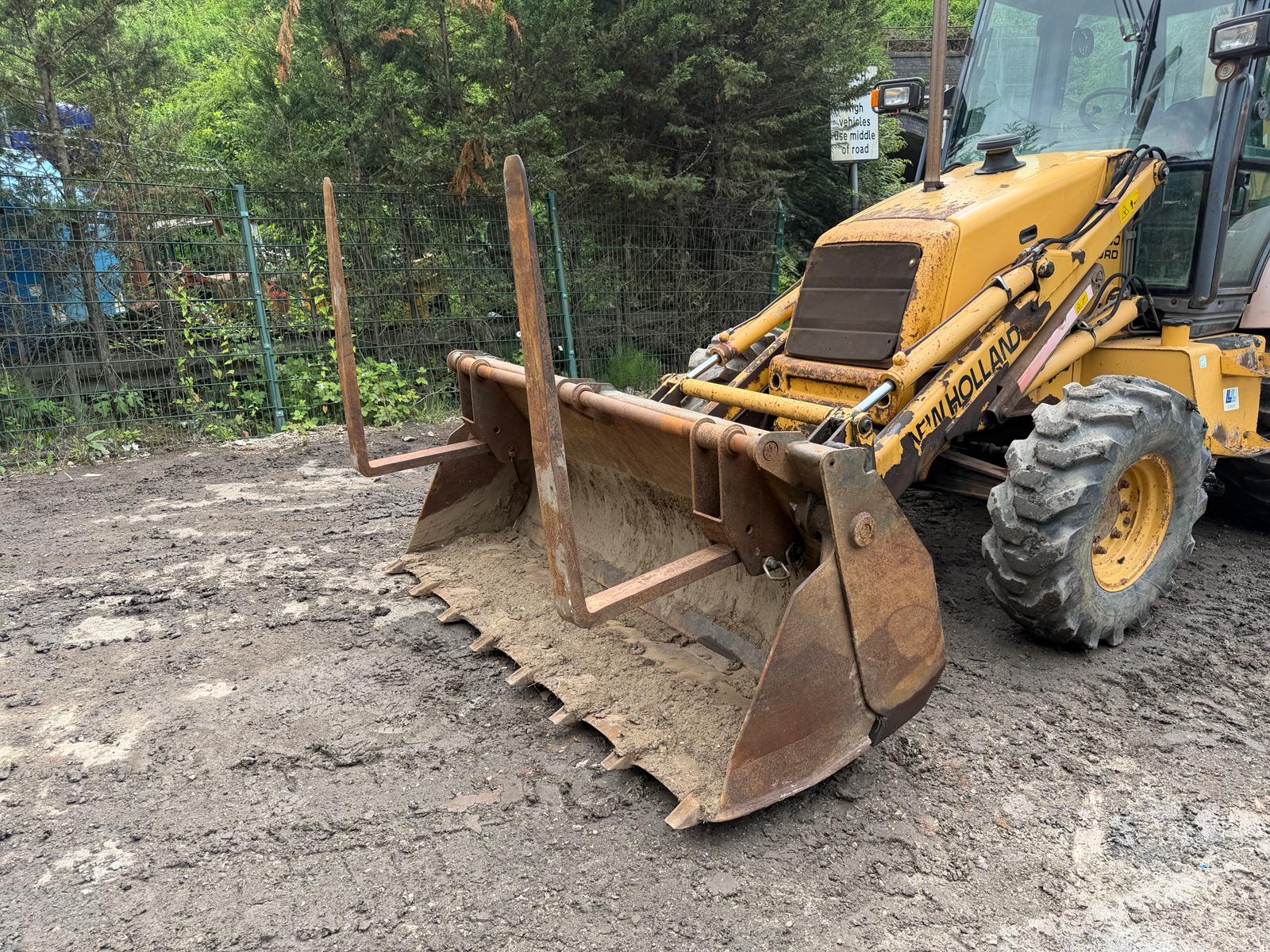 New Holland loader for sale in Pilsley, Chesterfield — photo 5
