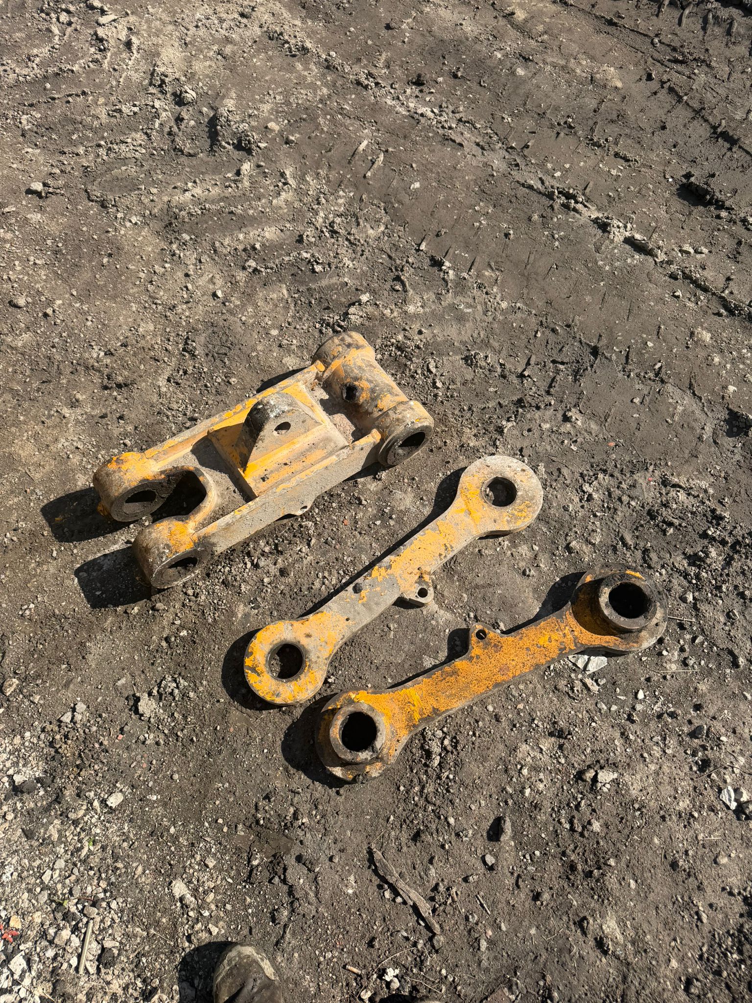 JCB JS160 BUCKET LINKAGE