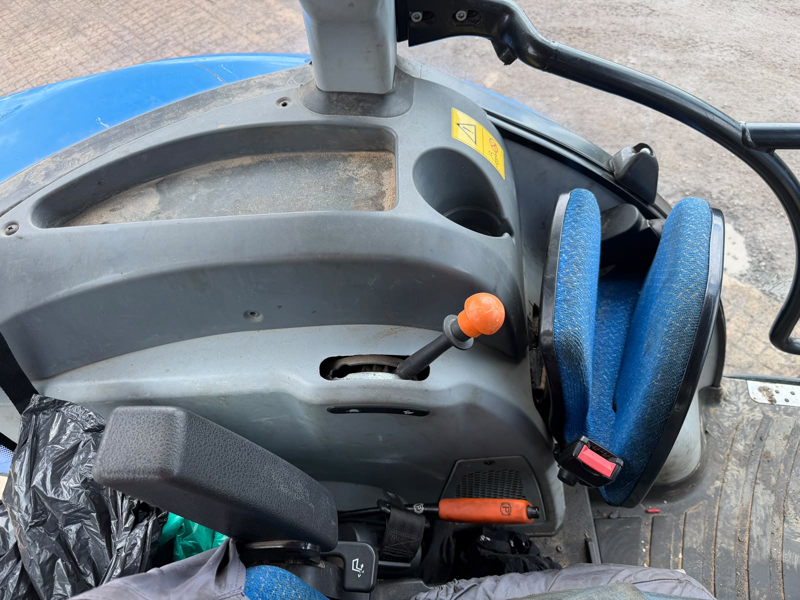 2016 New Holland tractor for sale in Pilsley, Chesterfield — photo 3