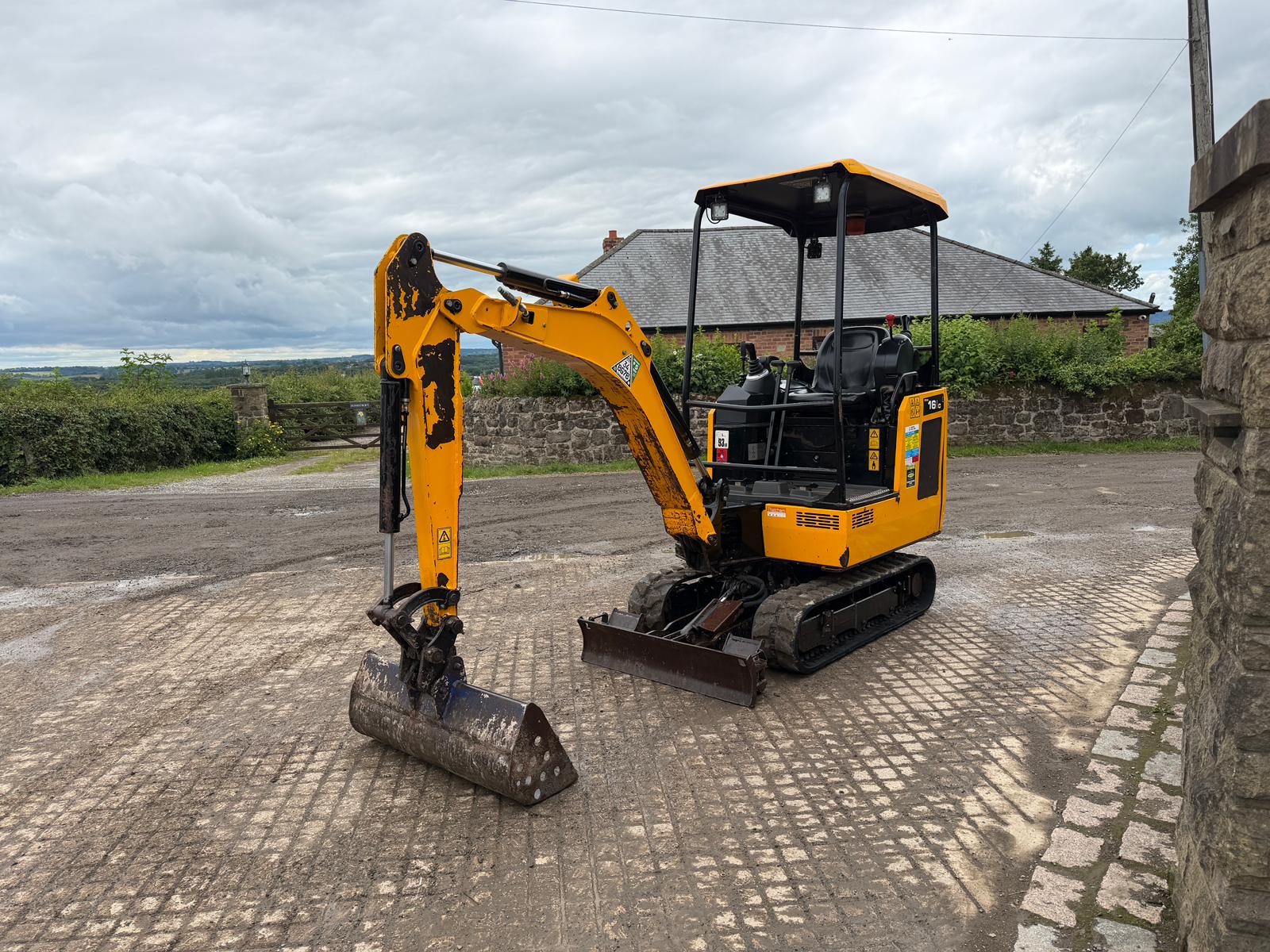 2023 JCB 16C-1 T3 MINI EXCAVATOR
