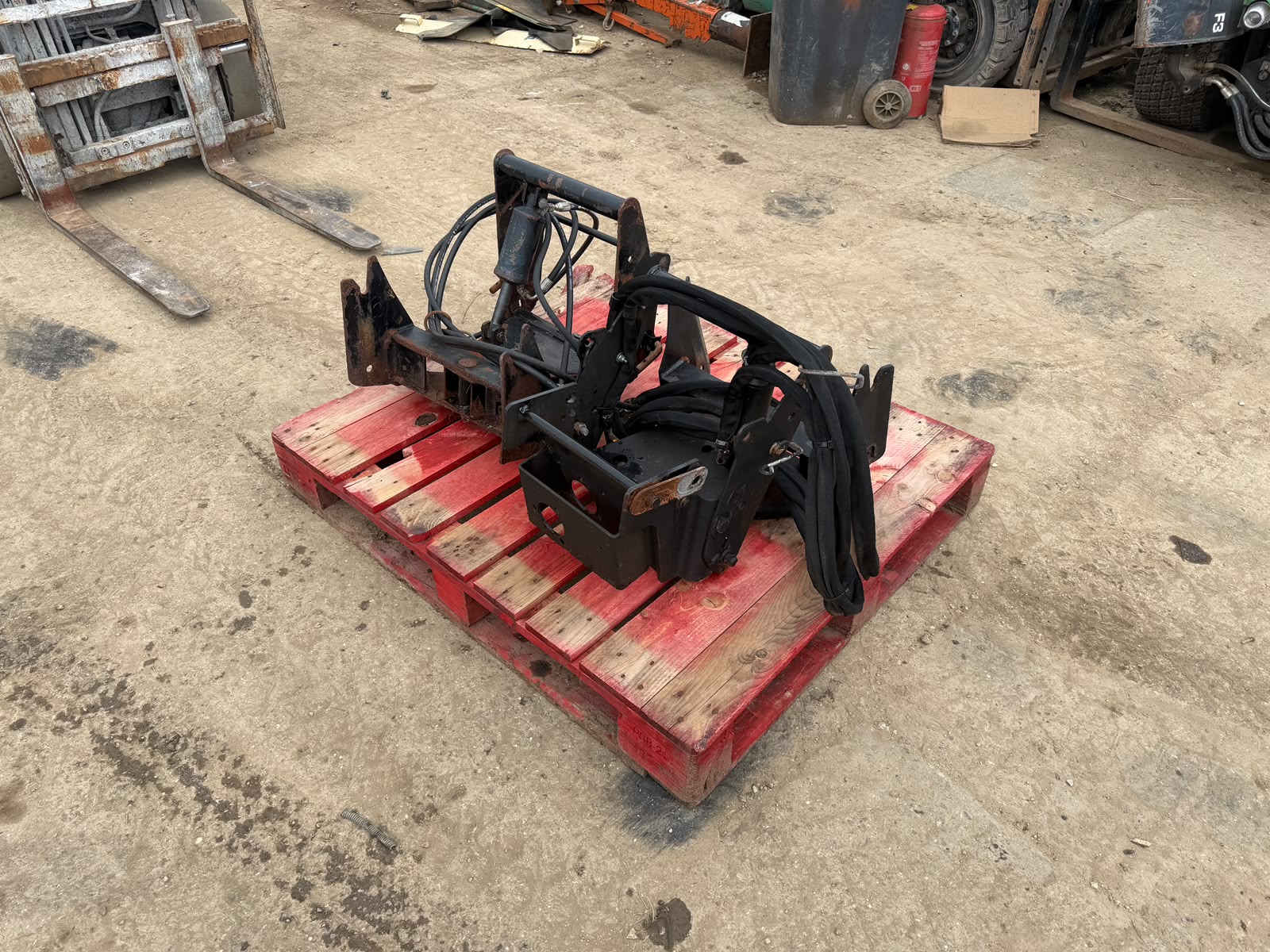 JOHN DEERE FRONT MOUNTED OFFSET SNOW PLOUGH BRACKET