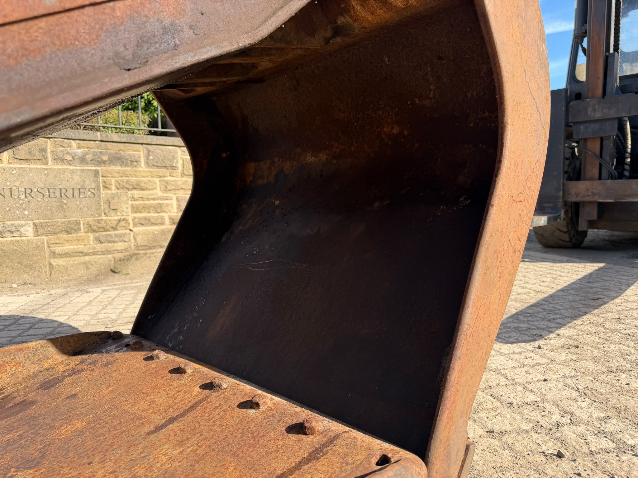 Caterpillar excavator for sale in Pilsley, Chesterfield — photo 9