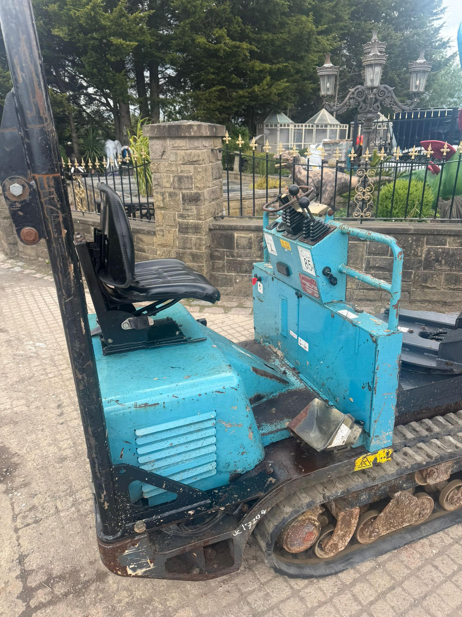 MESSERSI TCH-15S 1.5 TON SWIVEL SKIP TRACKED DUMPER dumper for sale in Pilsley, Chesterfield — photo 3