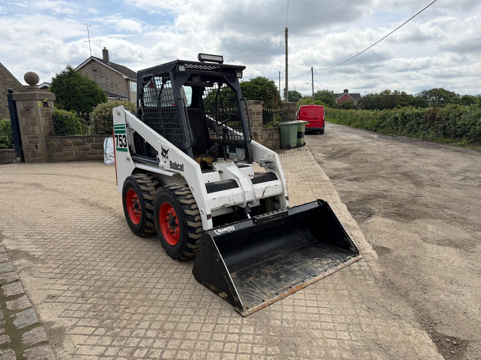 BOBCAT 753 WHEELED SKIDSTEER LOADER