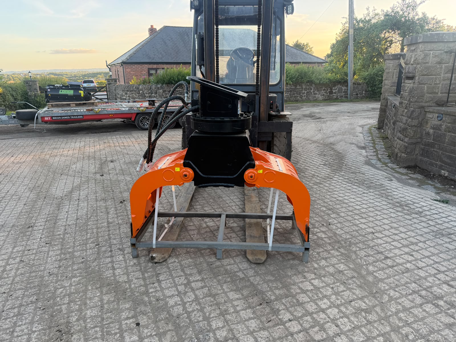 NEW/UNUSED 2025 HARDLIFE/BUCKET WAREHOUSE 060-ERG04-NL ROTATING SELECTOR GRAB